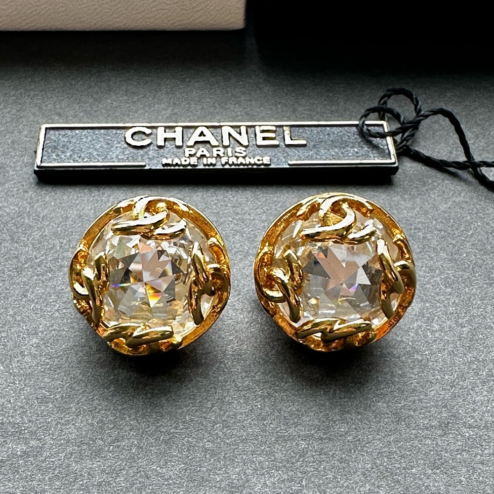 CHANEL Vintage Clip-on CC Earrings